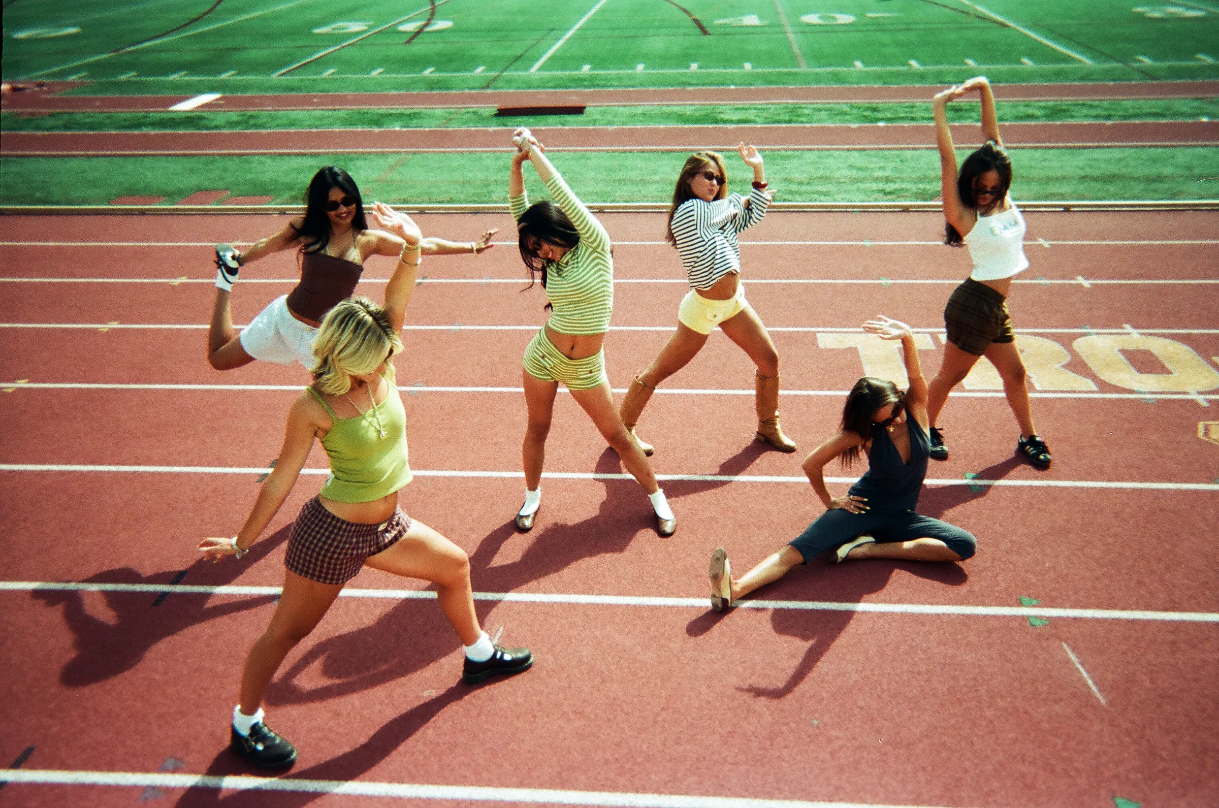Photoshoot still 16