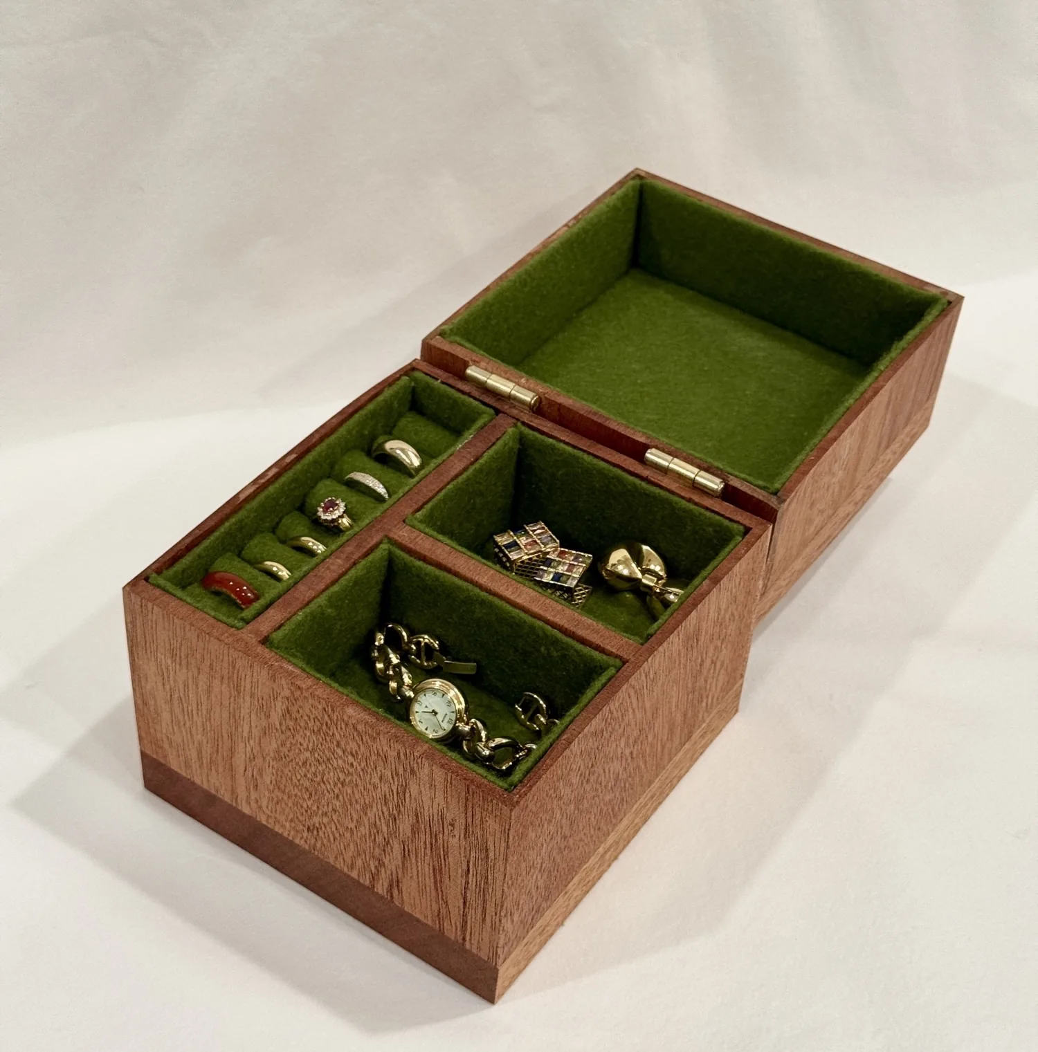 Jewelry case